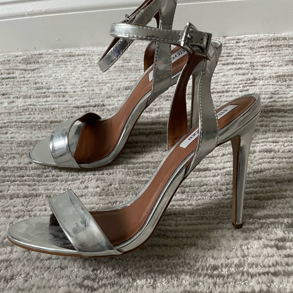Steve Madden silver sandals 9.5